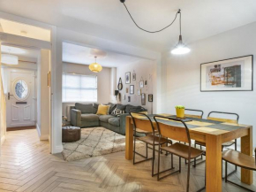 Pass the Keys Cosy 2BR Home Ormeau Road Lots of Amenities
